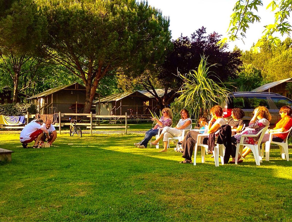 Hotel Camping Aux Couleurs Du Ferret Lège-Cap-Ferret Exterior foto