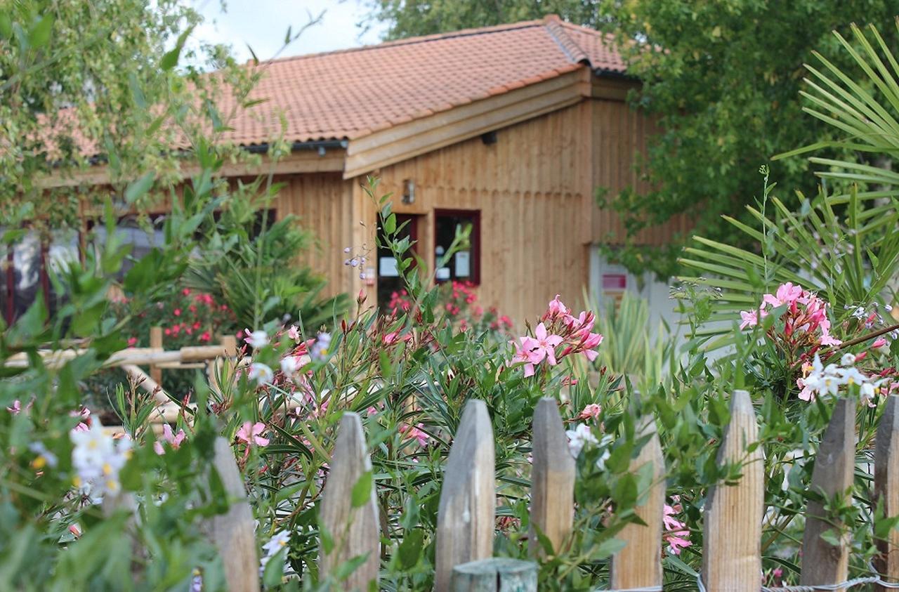 Hotel Camping Aux Couleurs Du Ferret Lège-Cap-Ferret Exterior foto